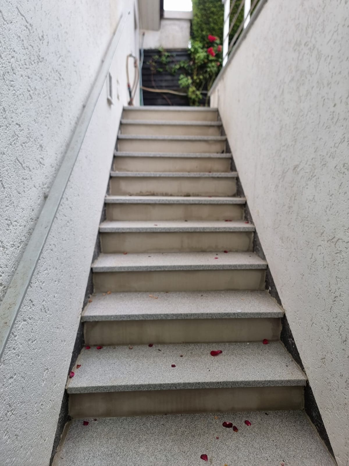 Fensterbänke und Außentreppen 12