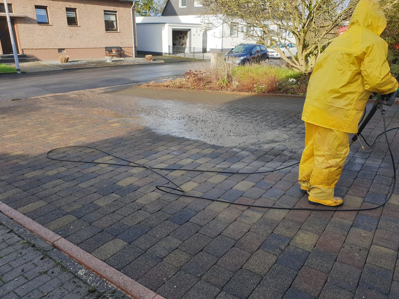 Terrassen- und Pflasterreinigung 12