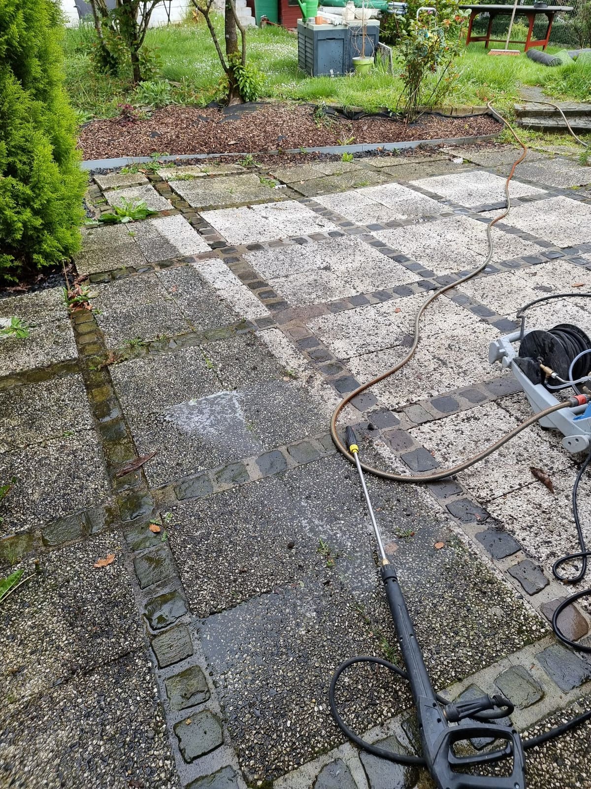 Terrassen- und Pflasterreinigung 31